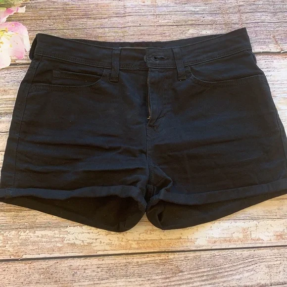 Levi’s Black High Rise Short • Sz 5 - Picture 7 of 10